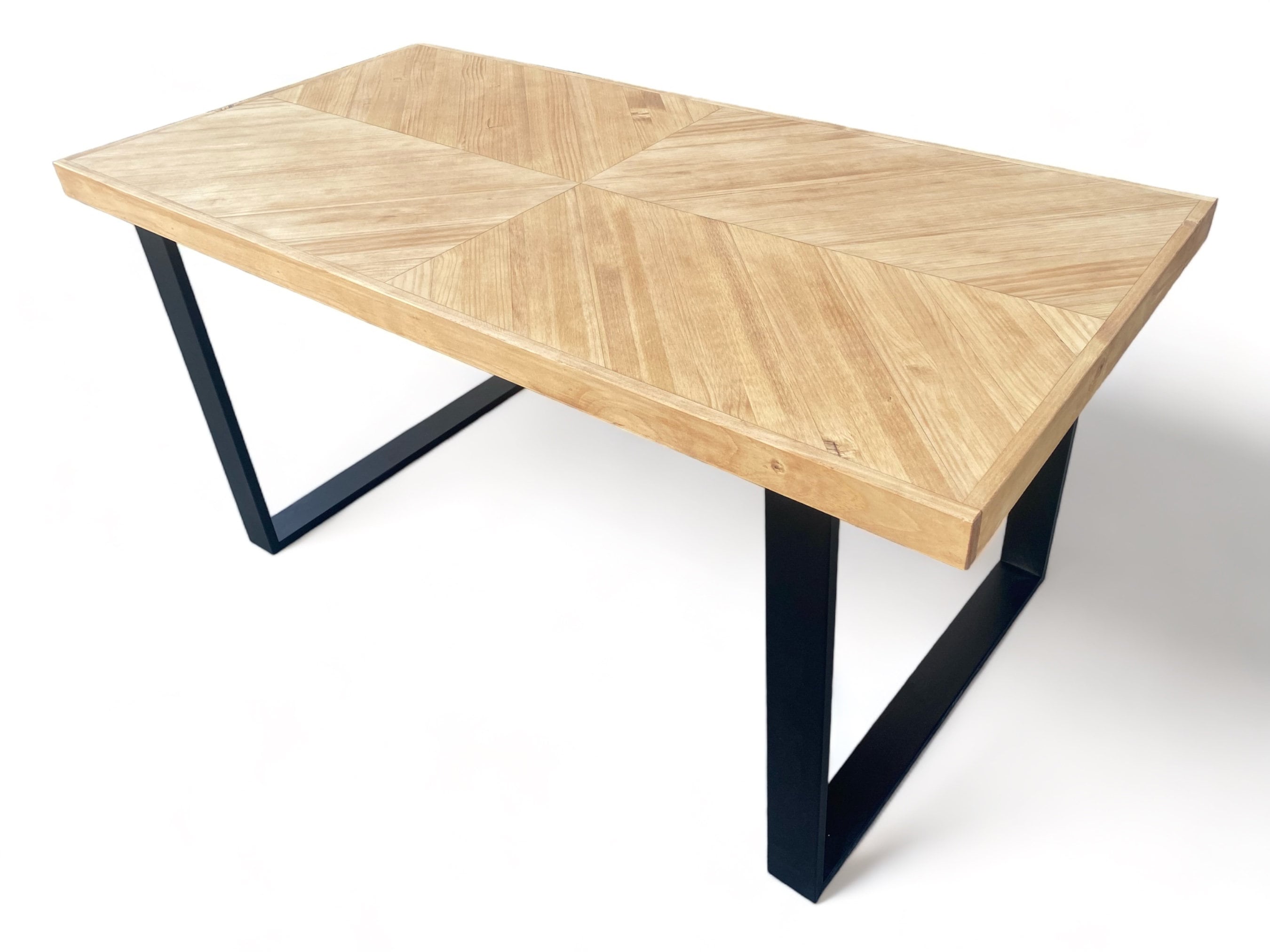 HAKKODA Mesa de comedor de madera maciza en espiga.