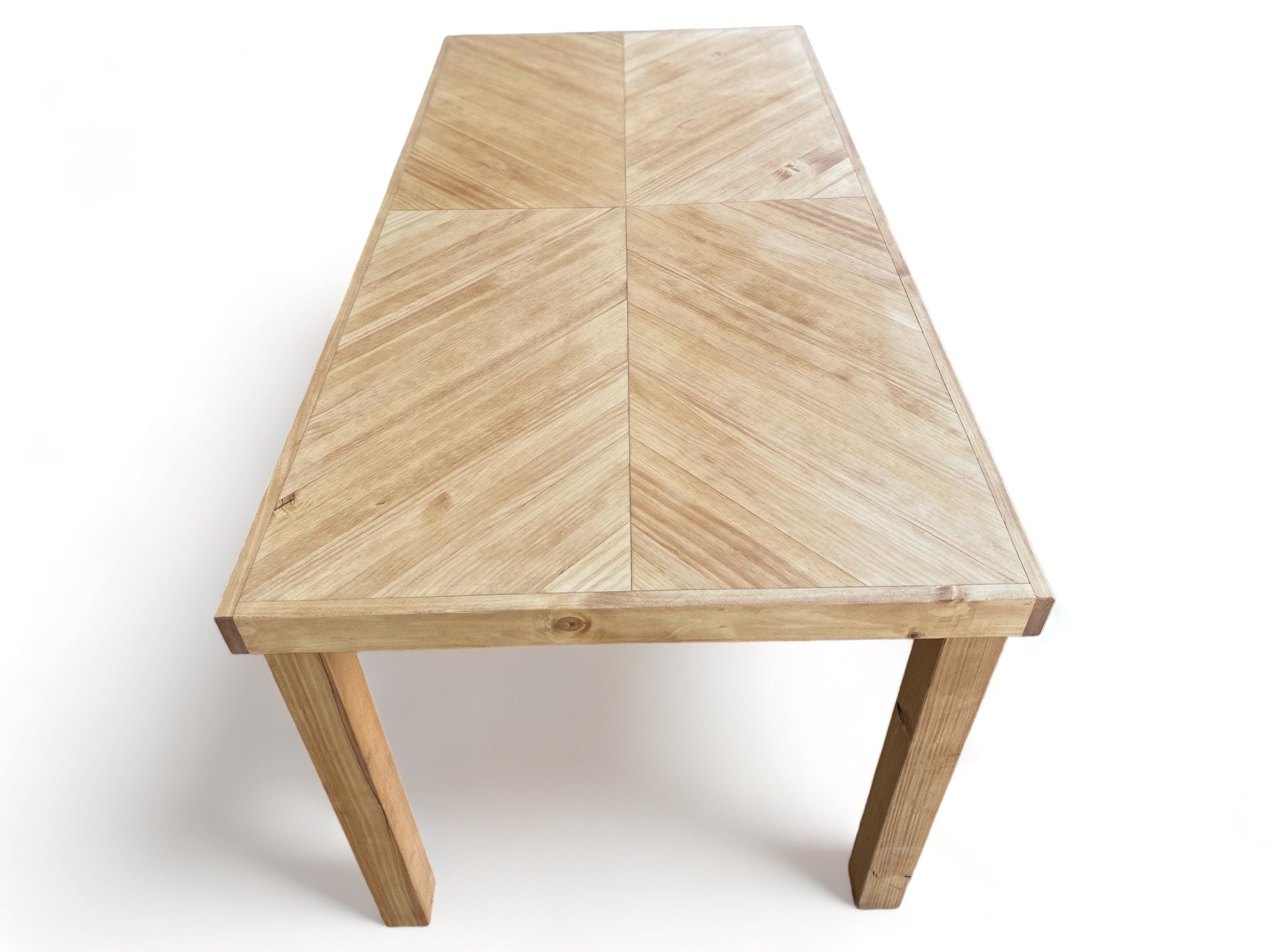 HAKKODA Mesa de comedor de madera maciza en espiga.