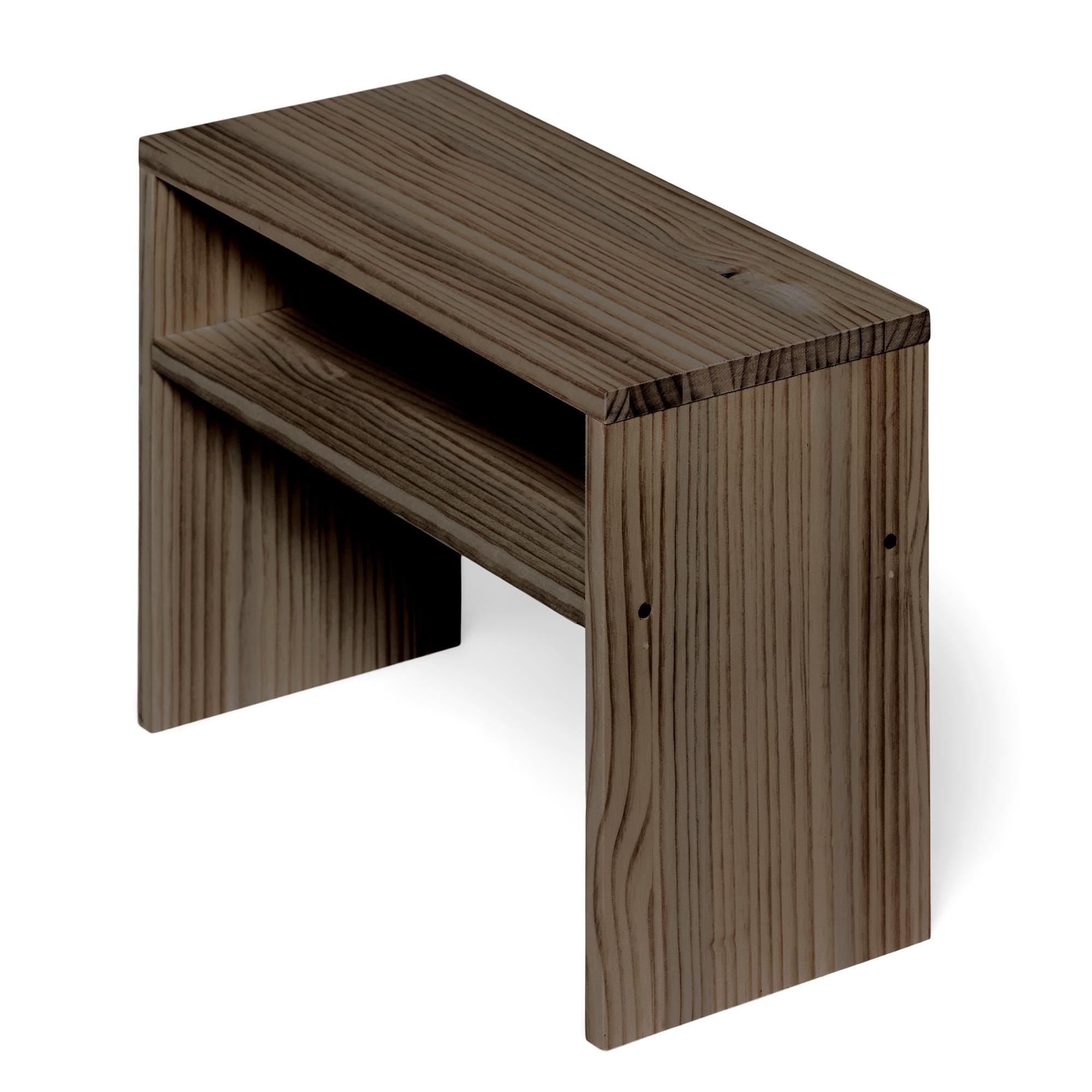 HOO Mesita de noche de madera maciza. Acabado "R A W  G R A Y".