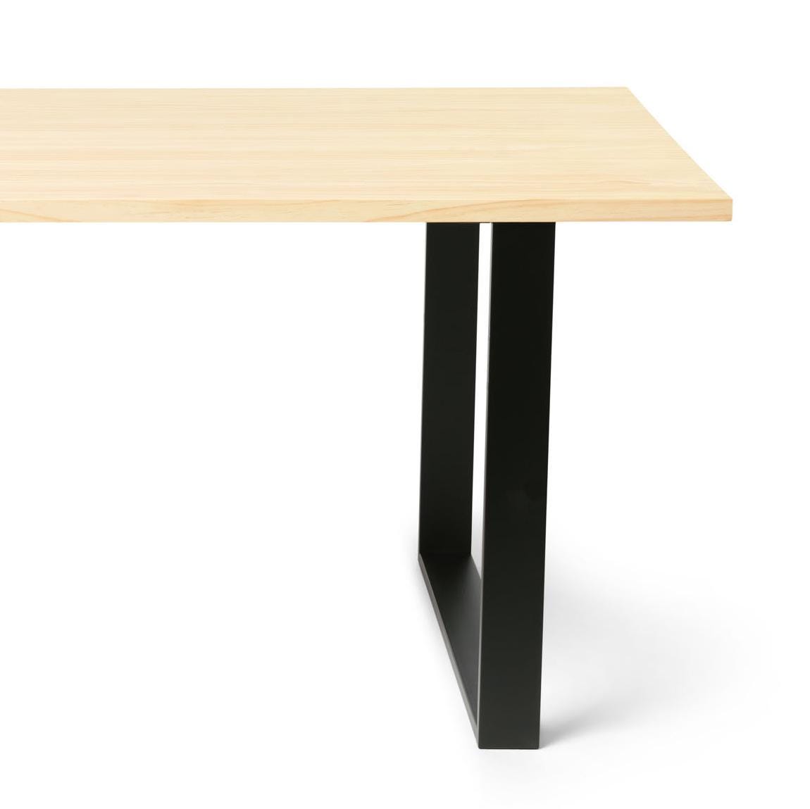 KASA Mesa de comedor de madera maciza. Acabado "N A T U R A L".