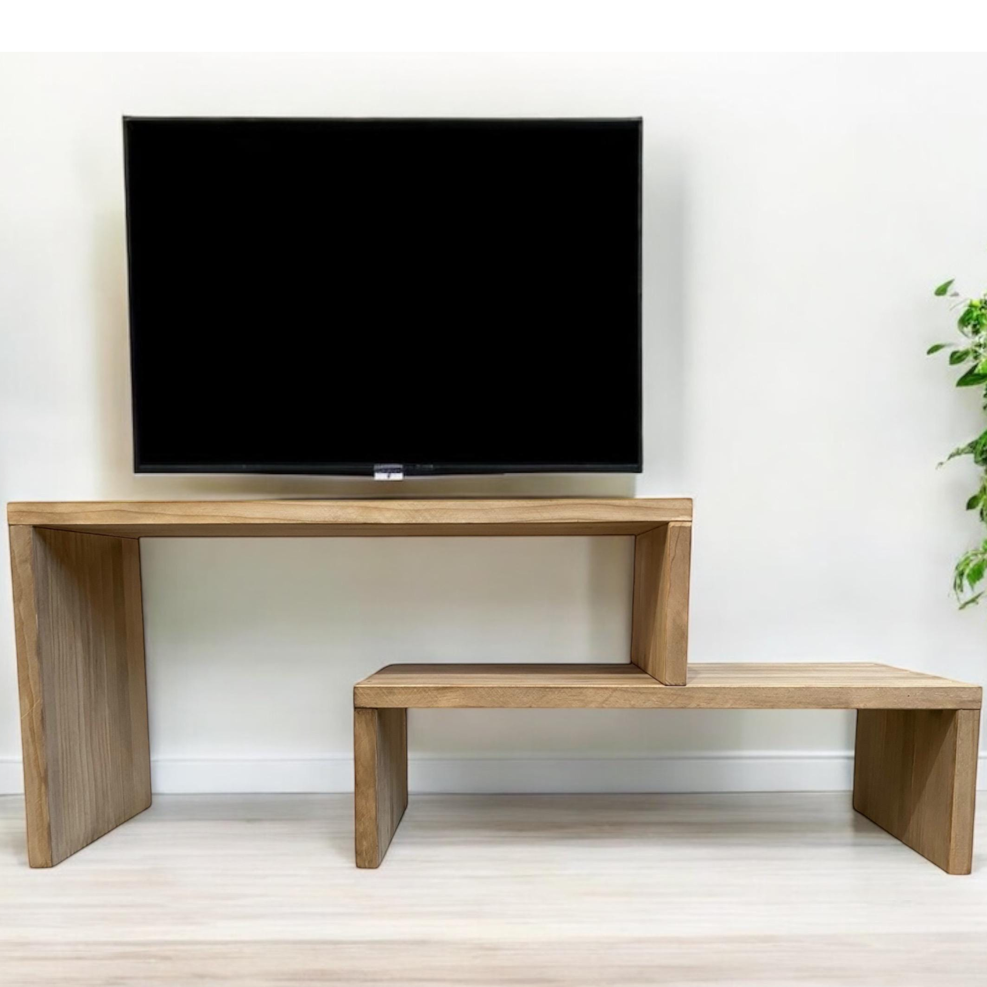 EMEKA Mueble para TV de madera maciza.