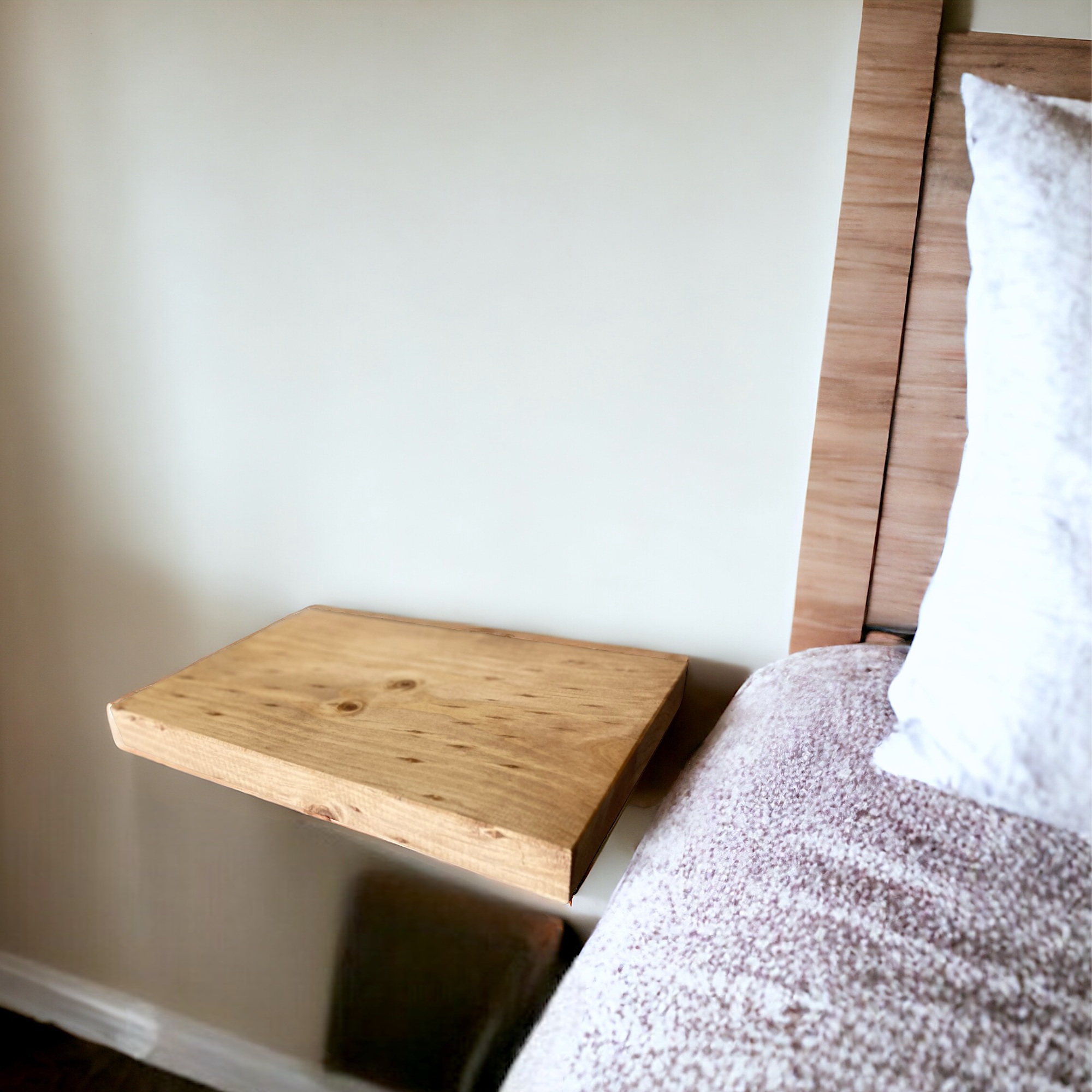 ONTAKE Mesita de noche flotante de madera maciza. Acabado "O A K".